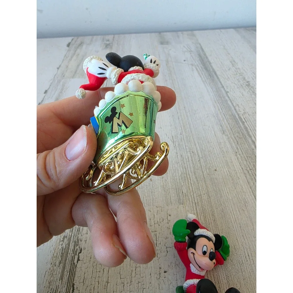 Vintage enesco Mickey‎ Santa sleigh sledding ornament Xmas tree